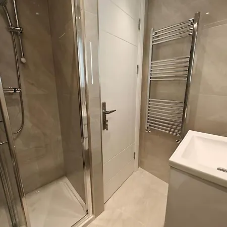 Luxury 1-bed Flat In Acton *