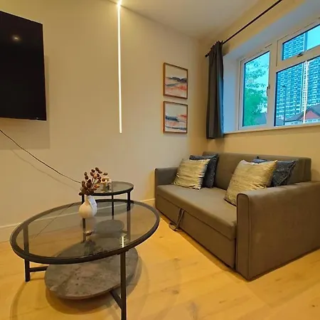 Luxury 1-bed Flat In Acton Apartment