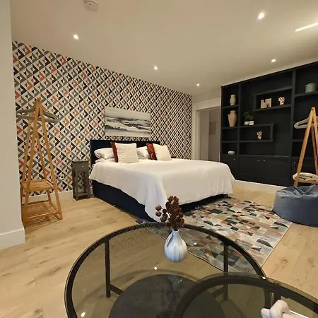 Luxury 1-bed Flat In Acton *