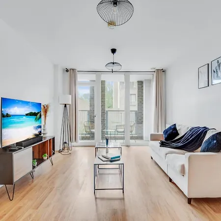Modern 2-bed In Stratford *