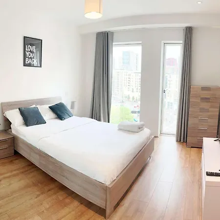 A Charming 2 Bedroom Flat