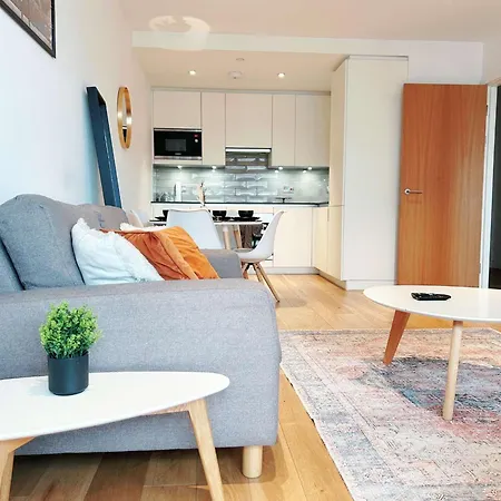 Apartment A Charming 2 Bedroom Flat