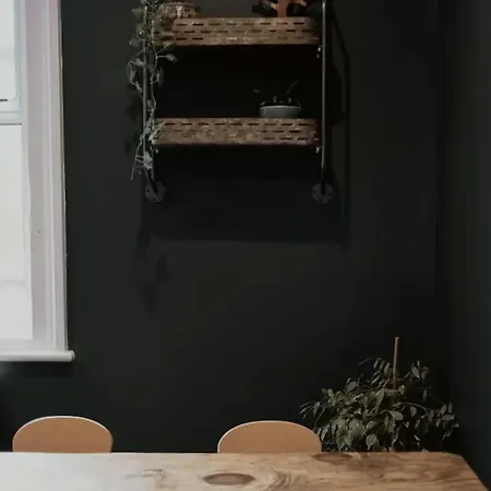 Alba's Den - A Creative Sanctuary In Nw10 Londres