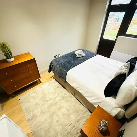 Guest house Ensuite Ii Great Location Close To Eye