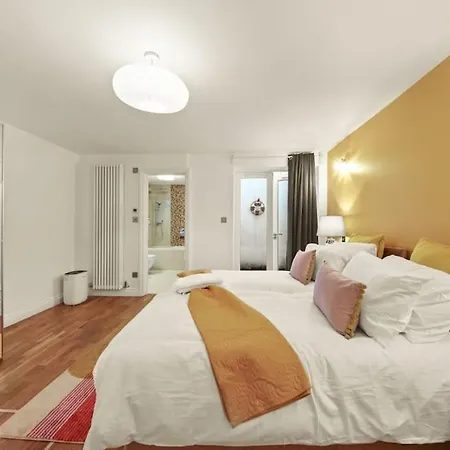 Stylish In Euston And Near Camden With Private Roof Terrace Apartment