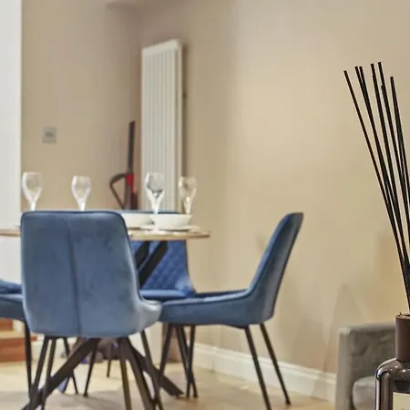 Stylish In Euston And Near Camden With Private Roof Terrace Apartment