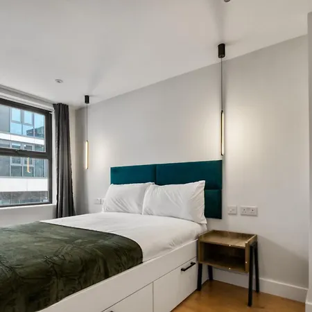 Finsbury Park Zone 2