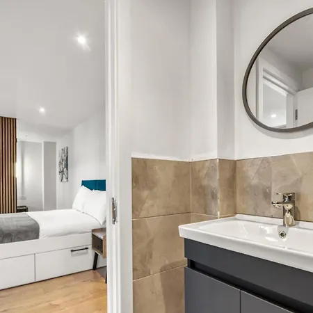Finsbury Park Zone 2 Apartment London