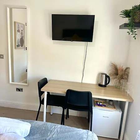 Cosy En-suite In Stratford London