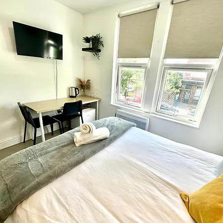 Cosy En-suite In Stratford