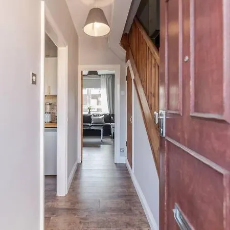 Bright, Modernised Close To Borough Market Apartment