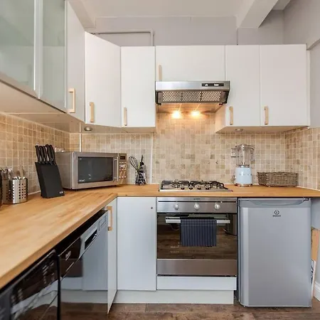 Bright, Modernised Close To Borough Market * London