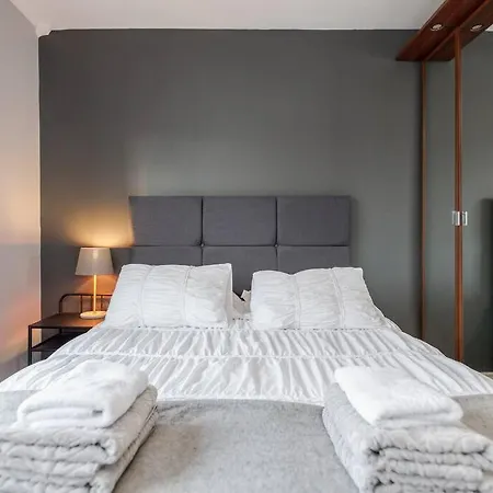 Bright, Modernised Close To Borough Market Apartment