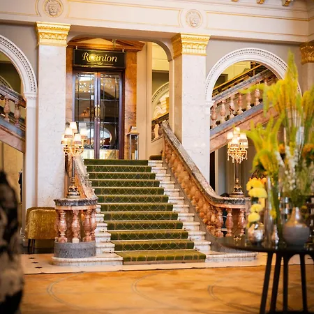 The Clermont London, Victoria Hotel London
