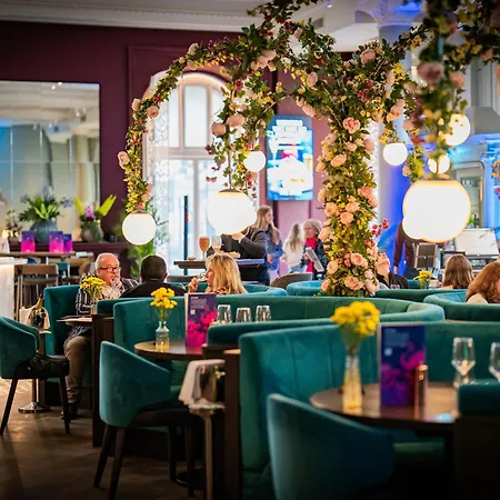 The Clermont London, Victoria