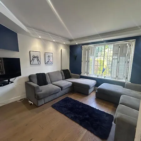 Wandworth, South Deluxe King 2 Homestay *