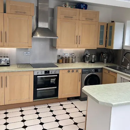 Wandworth, South Deluxe King 2 * London