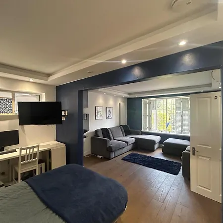 Homestay Wandworth, South Deluxe King 2