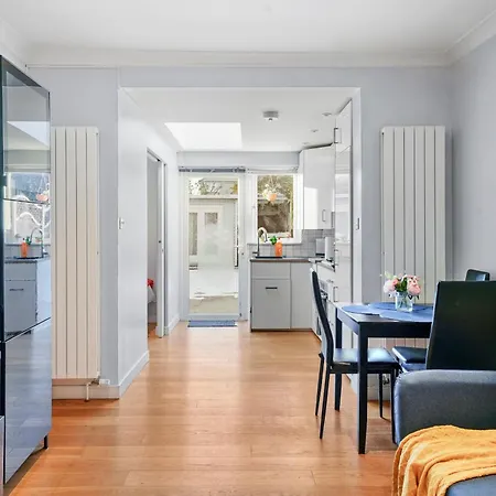Cosy Haven Appartamento Wembley