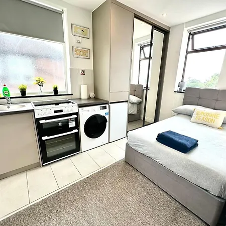 Apartment Unique Modern, Private Apartment,15 Mins To London *