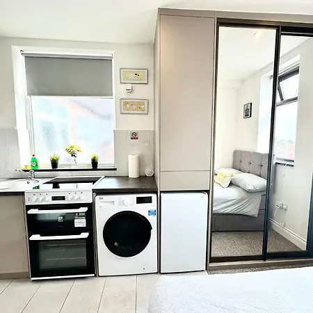 Apartment Unique Modern, Private Apartment,15 Mins To London Hendon