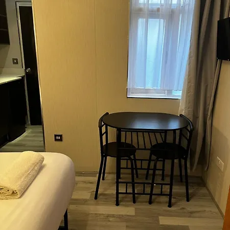 Fb4-spacious Basement Near Hyde Park * London