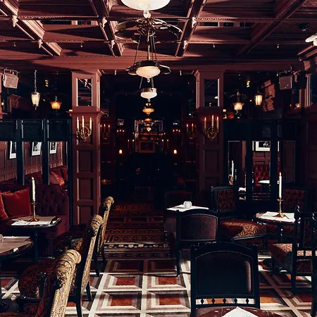 Hotel At Sloane