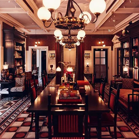 Hotel At Sloane