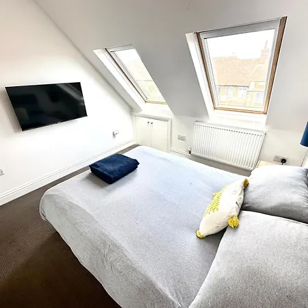 Stunning Modern, Private Apartment,15 Mins To London Apartment *