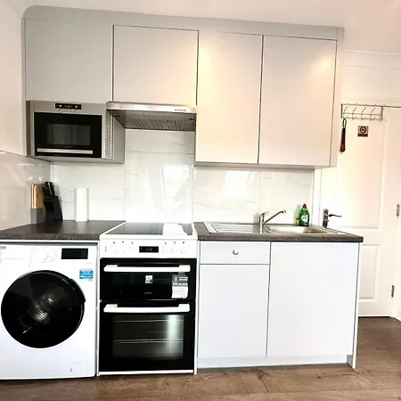 Apartment Stunning Modern, Private Apartment,15 Mins To London The Hyde