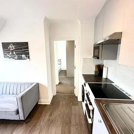 Stunning Modern, Private Apartment,15 Mins To London The Hyde
