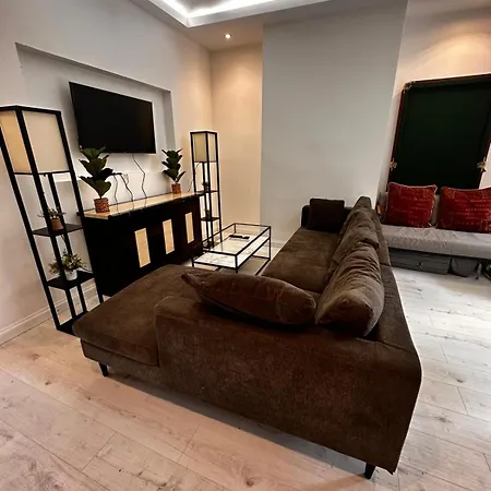 Apartment 2 Bedroom Flat Wembley London