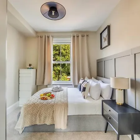 Beautiful 5 Bedroom 4 Bathroom House In W6 By Yoko - 10 Minute's To - Free Parking, Fast Wifi, Work Desks And Smarttvs With And Netflix * London