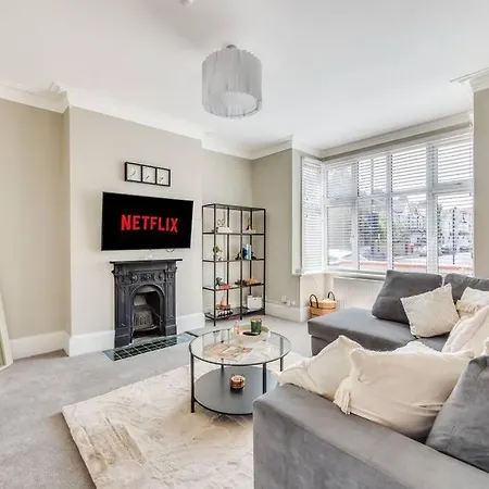 Beautiful 5 Bedroom 4 Bathroom House In W6 By Yoko - 10 Minute's To - Free Parking, Fast Wifi, Work Desks And Smarttvs With And Netflix * London