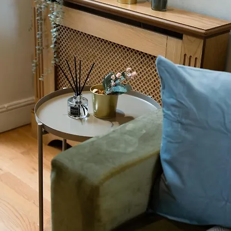 1 Bed Chelsea House With Private Terrace Apartment London