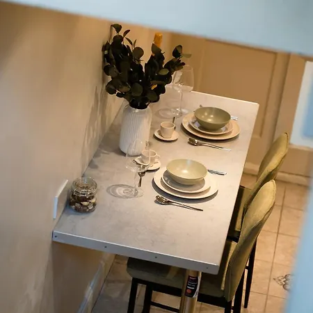 Apartment 1 Bed Chelsea House With Private Terrace