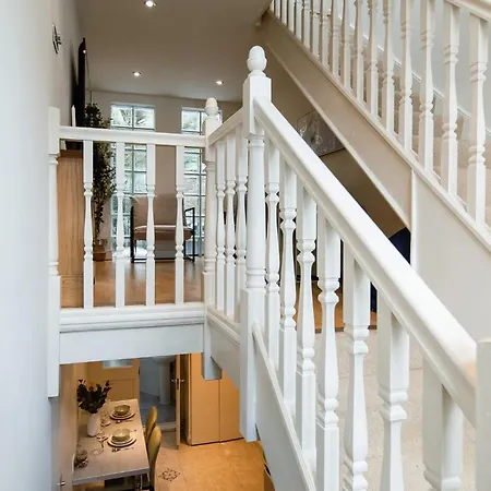 1 Bed Chelsea House With Private Terrace Apartment