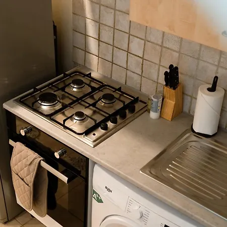 1 Bed Chelsea House With Private Terrace Apartment London