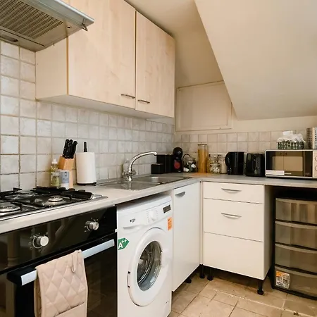 1 Bed Chelsea House With Private Terrace Apartment