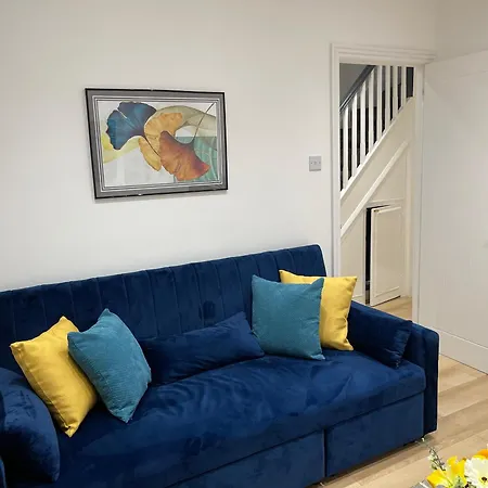 Holiday home Beautiful Newly Renovated House Sleeps 6 People, Only 12 Minutes By Tube To Oxford Circus
