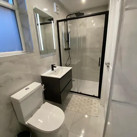 Holiday home Beautiful Newly Renovated House Sleeps 6 People, Only 12 Minutes By Tube To Oxford Circus *