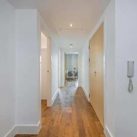 Stylish 2 Bedroom In Chelsea By Battersea Park With Ac Apartment