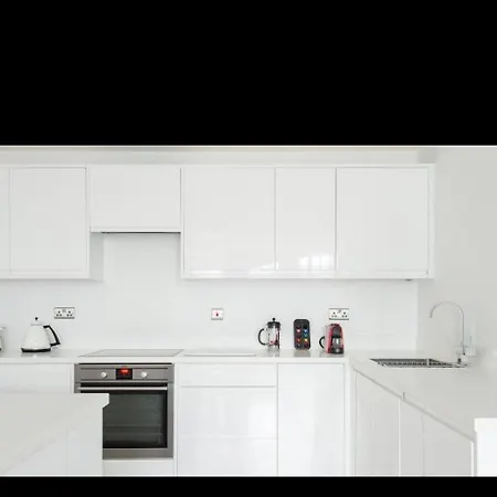 Alans Den Mayfair Apartment