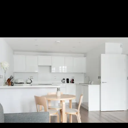 Alans Den Mayfair Apartment *