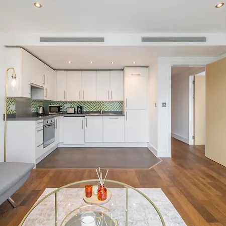 Stylish 2 Bedroom In Chelsea By Battersea Park With Ac Apartment