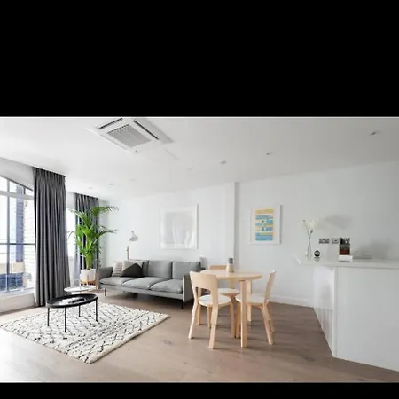 Alans Den Mayfair Apartment