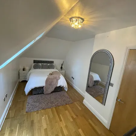 Elegant 1 Bed Oasis Luxe Living In Gated Community *