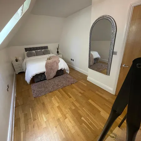 Apartment Elegant 1 Bed Oasis Luxe Living In Gated Community Purley