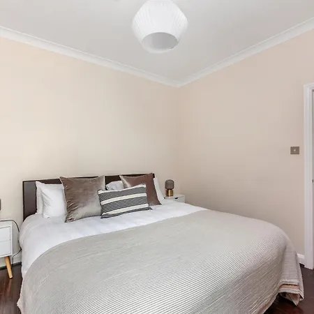 Chic&charming Chelsea 2 Bed Flat 伦敦