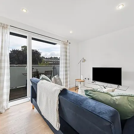 Luxury Lewisham - Zone 2 *